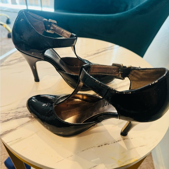 Colin Stuart T-Strap Mary Jane Black Patent High Heels Size 6.5 - Picture 3 of 4
